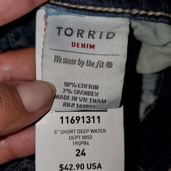 Jean Shorts by Torrid - Picture 6 of 6